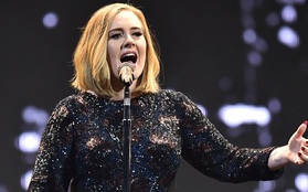 Adele bắt đầu đi tour, giúp fan cầu hôn ngay trong show đầu tiên