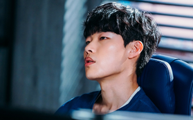 Lần này, mặt cún Ryu Jun Yeol không là người đến sau như “Reply 1988” nữa