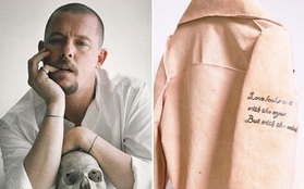 Ý tưởng độc-dị: Sản xuất áo khoác và túi từ... tế bào da của NTK quá cố Alexander McQueen