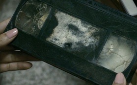 Cuốn băng bị ám lại xuất hiện trong "Sadako Vs. Kayako"