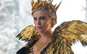 Choáng với áo choàng vàng chóe nặng 23 kg của Charlize Theron trong "The Huntsman: Winter's War"