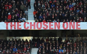 Số phận hẩm hiu của tấm banner "Người được chọn" ở sân Old Trafford