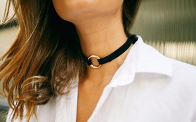 Tái chế nhẫn cũ thành choker “sang chảnh” trong 3 bước