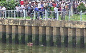 Bàng hoàng phát hiện thi thể cô gái trẻ trên kênh Nhiêu Lộc - Thị Nghè