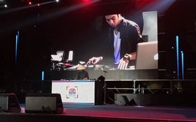 SlimV đội nón lá, gây ấn tượng tại "Asia Song Festival"