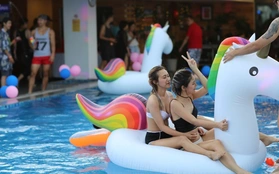 Mỗi dịp có pool party, giới trẻ Hà Nội lại được "quẩy" tưng bừng