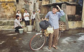 Bếp phó MC Quang Minh xắn quần tắm lợn trong "Tết nghĩa là hy vọng"