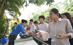 Thí sinh bước vào ngày thi thứ 3 của kỳ thi Đánh giá năng lực 2016