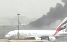 Máy bay Boeing chở 275 người bốc cháy dữ dội khi hạ cánh khẩn cấp ở Dubai