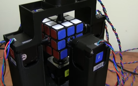 Robot xoay Rubik trong thời gian kỷ lục 1 giây