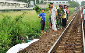 Bất ngờ nằm xuống đường ray khi đoàn tàu đi qua, thanh niên bị cán tử vong