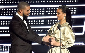 Sau 7 năm chỉ bị xem là bạn, Drake đã tỏ tình với Rihanna trước mặt cả thế giới