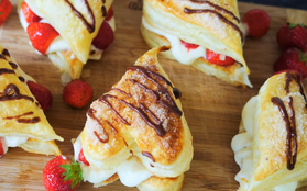 Tự tay làm bánh pastry kẹp dâu tây ngọt ngào đáng yêu "phát ngất"