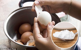 Bóc trứng luộc bị sát vỏ, chỉ cần cho vào nồi một thứ "bột thần thánh" là xong