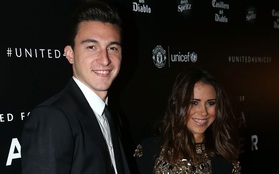 "Trai đẹp" của Man Utd đính hôn với bạn gái xinh đẹp