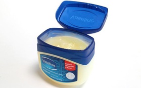 Mách nhỏ 16 công dụng thần thánh của Vaseline có thể bạn chưa biết