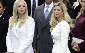 Ý nghĩa đặc biệt phía sau việc 2 cô con gái của tân Tổng thống Donald Trump cùng mặc trang phục màu trắng