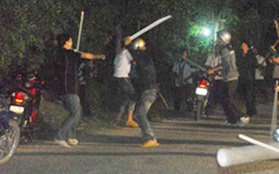 Quảng Nam: Hai nhóm thanh niên dùng súng, mìn “huyết chiến” như phim hành động