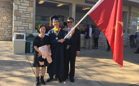 Kỳ thủ Lê Quang Liêm tốt nghiệp loại xuất sắc Đại học Mỹ