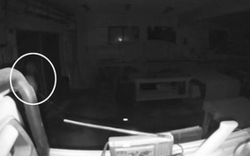 Lắp camera giám sát trong nhà, chàng trai hoang mang khi thấy bóng trắng và âm thanh lạ vào lúc 3h sáng