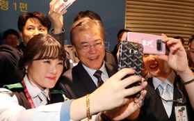 Tổng thống Hàn Quốc gây ấn tượng bởi hàng loạt hình ảnh gần gũi và bình dị đến nhường này