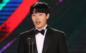 Nhờ vai diễn chó gặm, "mặt cún" Ryu Jun Yeol thành Tân binh Baeksang 53!