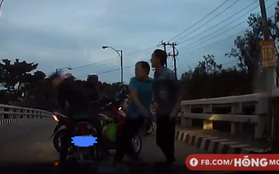 Clip: Hai thanh niên đánh võng cà khịa xe hơi nhận cái kết đắng ngắt ngay sau đó