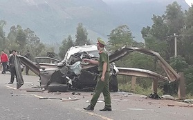 Quảng Nam: Ôtô nát bét sau tai nạn kinh hoàng, 2 người chết, 2 người bị trọng thương
