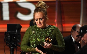 Adele khóc khi nhận giải vì cảm thấy Beyoncé mới là người xứng đáng