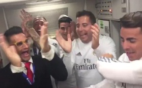 Cầu thủ Real ca hát, quẩy tưng bừng trên máy bay về Madrid