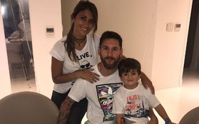 Messi mừng sinh nhật với chiếc bánh in logo Barca