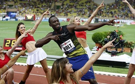 "Tia chớp" Usain Bolt ăn mừng với dàn nữ cổ vũ xinh đẹp