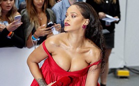 Rihanna gây phản cảm vì diện váy trễ nải và o ép vòng 1 quá đà giữa sự kiện