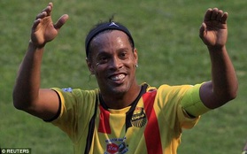 Ronaldinho thể hiện tuyệt kỹ trong trận giao hữu tại Honduras