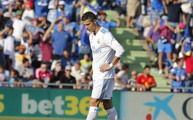 Không tin nổi Ronaldo bỏ lỡ cơ hội ở khoảng cách 2 mét