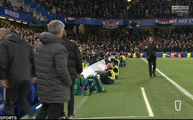 Trong một khoảnh khắc, góc khuất bí ẩn của Mourinho bỗng hiện ra