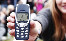 Có ai còn nhớ những kí ức tuổi thơ gắn liền với điện thoại "cục gạch" Nokia này?