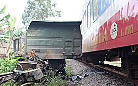 Xe tải nát bét sau khi bị tàu lửa kéo lê hơn 100 mét ở Quảng Nam