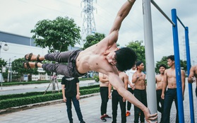 Nhóm các chàng trai gầy nhom rủ nhau lột xác thành 6 múi nhờ luyện tập Street Workout