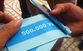 Hà Nội: Người dân bất ngờ khi cây ATM nhả toàn tờ giấy in chữ 500 nghìn đồng