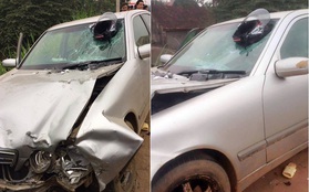 Hy hữu: Mũ bảo hiểm cắm chặt vào kính xe ô tô sau tai nạn, nam thanh niên tử vong