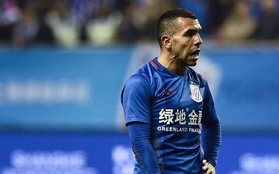 Bị chê béo, Tevez đáp trả bằng cách chê bóng đá Trung Quốc không khá nổi