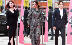 Thảm đỏ Liên hoan phim: Em trai Kim Tae Hee tái xuất, "Phạm Băng Băng Hàn Quốc" diện đầm khó hiểu bên Eunjung