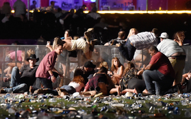 Phút kinh hoàng khi 22 nghìn người tháo chạy dưới làn mưa đạn xả vào đầu trong cuộc tấn công tại Las Vegas