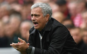 Mourinho móc mỉa các HLV Premier League là “đám lèm bèm mít ướt”