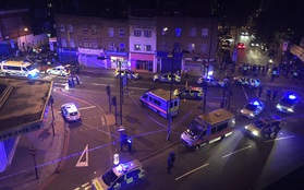 Xe tải đâm trực diện vào khách bộ hành tại London, ít nhất 10 người bị thương