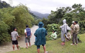 Đã tìm thấy thi thể người đàn ông tàn tật bị nước lũ cuốn trôi khi đi qua khe suối để về nhà