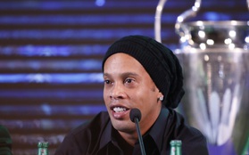 Ronaldinho: "Tình yêu bóng đá của người Việt Nam không kém gì Brazil"