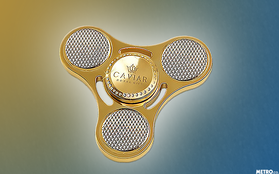 Nhiều tiền quá chẳng biết làm gì thì mua con quay fidget spinner bằng vàng để chơi