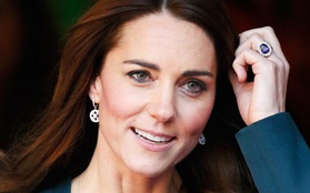 Câu chuyện ngọt ngào về chiếc nhẫn cầu hôn xinh đẹp trên tay công nương Kate Middleton